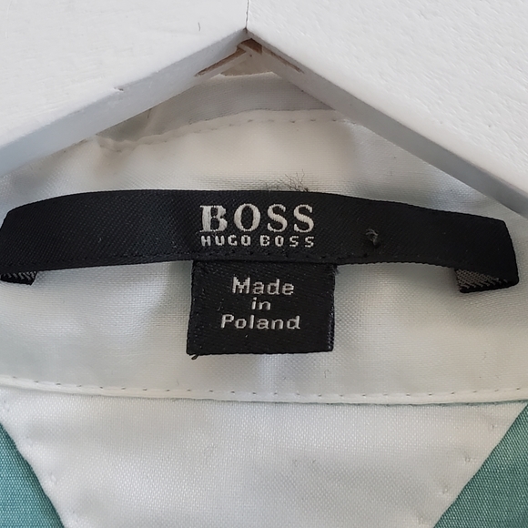 Hugo Boss Tiffany Green Button Down Blouse with white contrast collar/cuff - Picture 4 of 8